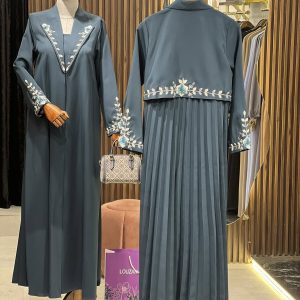 عباية عملية خريفية جميلة ومريحة في اللبس